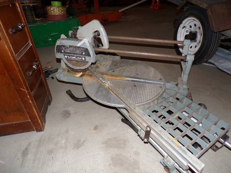 lot 15 image: Delta Frame and Trim Saw with Stand