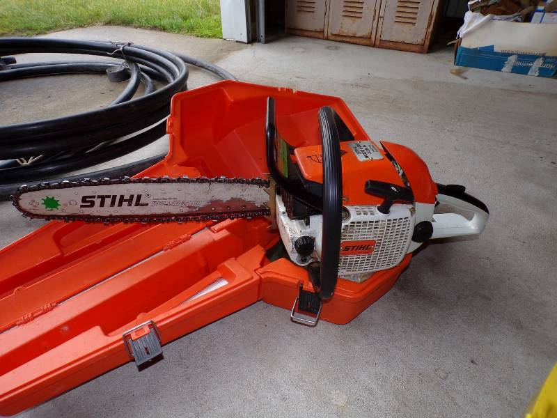 lot 23 image: Stihl Wood Boss 028AV Chainsaw 18 with Case