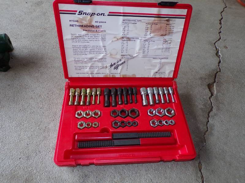 lot 28 image: Snap On 40 Piece Rethreading Kit