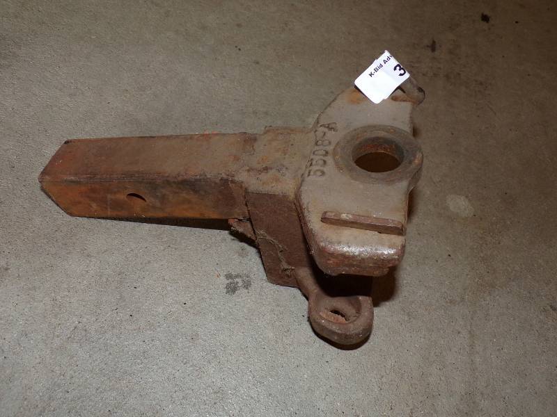 lot 30 image: 2 Receiver Hitch