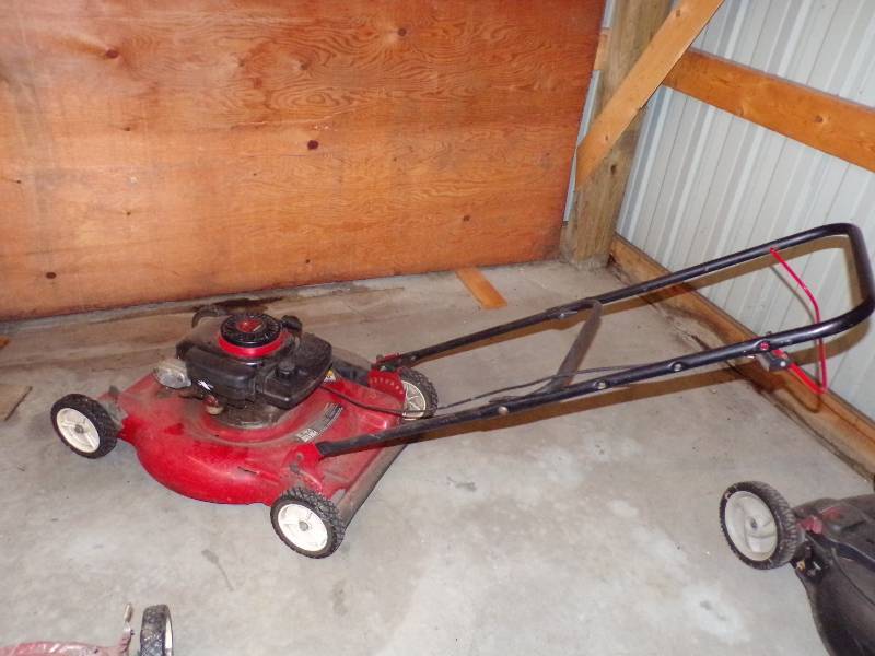 lot 77 image: Murry 22 Push Mower