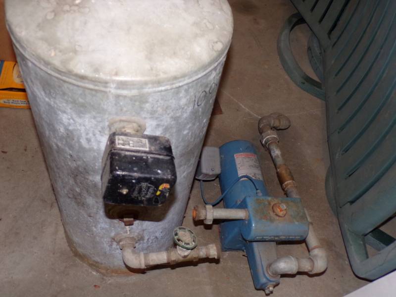 lot 96 image: Water Pump with Pressure Tank