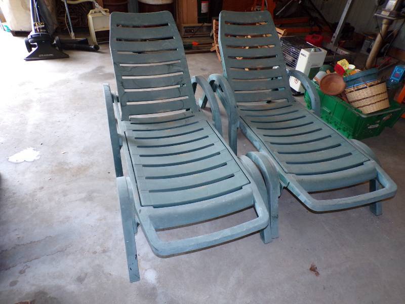 lot 99 image: Pair of Lawn Furniture