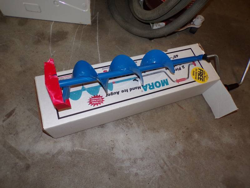 lot 104 image: 6 Ice Auger
