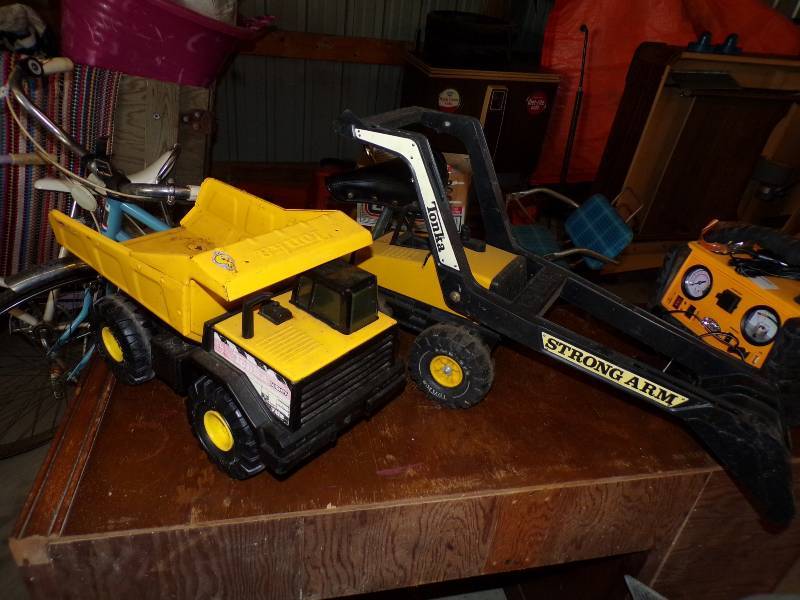 lot 105 image: Pair of Tonka Toys