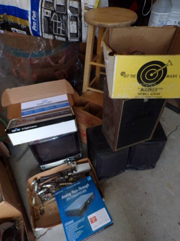 lot 121 image: Speakers, TV, TV Antenna, Stool and more