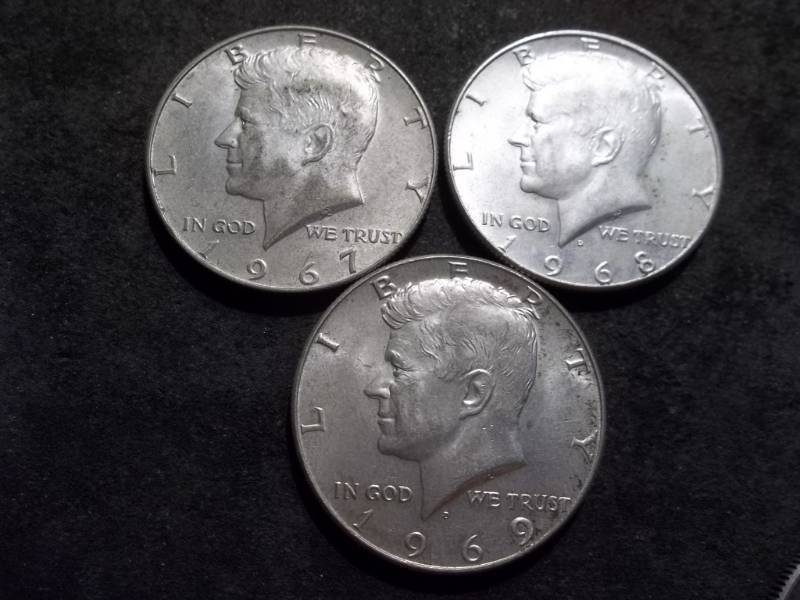 lot 78 image: 3-JFK Silver Half Dollars 1967, 1968, 1969