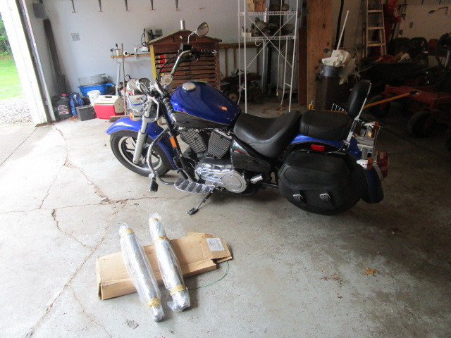 lot 104 image: VICTORY MOTORCYCLE 1999