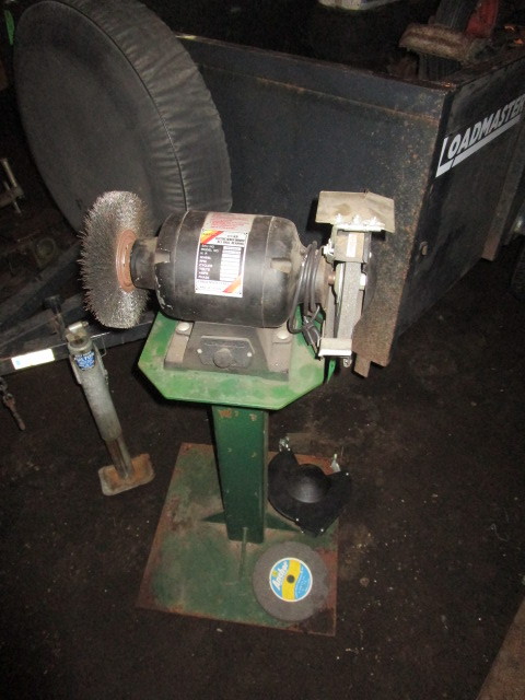 lot 112 image: BENCH GRINDER 34 HP WITH STAND