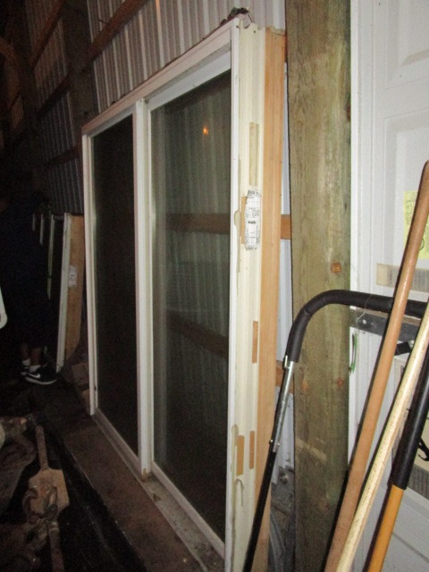 lot 162 image: WOOD FRAME SLIDING PATIO DOOR