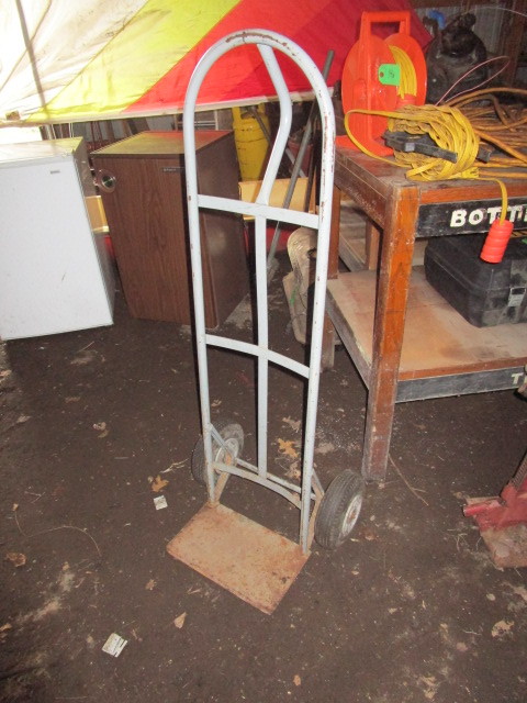 lot 169 image: HAND TRUCK