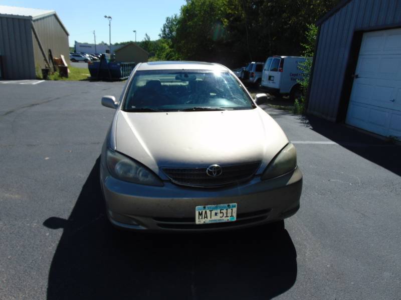 lot 1 image: 2003 Toyota Camry SE
