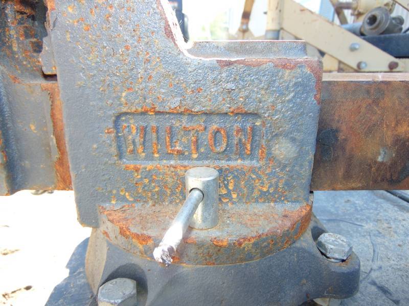 lot 7 image: Heavy Duty Wilton Bench Vise