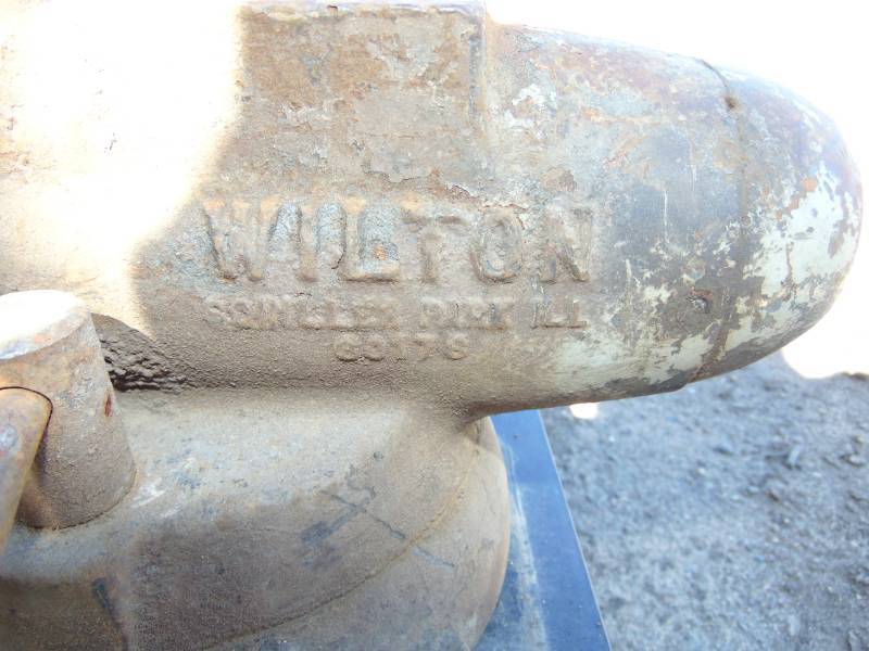 lot 8 image: Heavy Duty Wilton Bench Vise