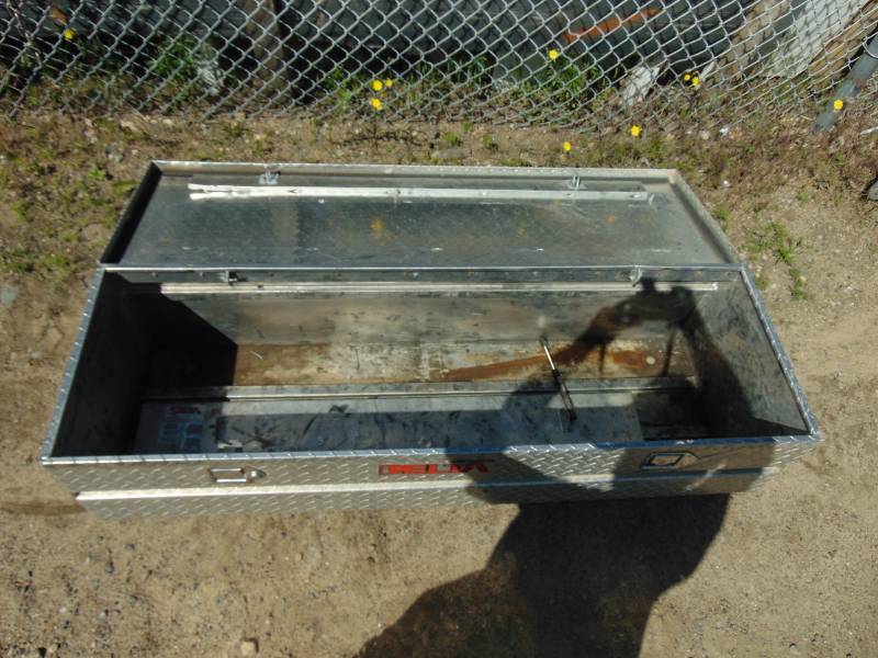 lot 14 image: Delta Diamond Plate Tool Box