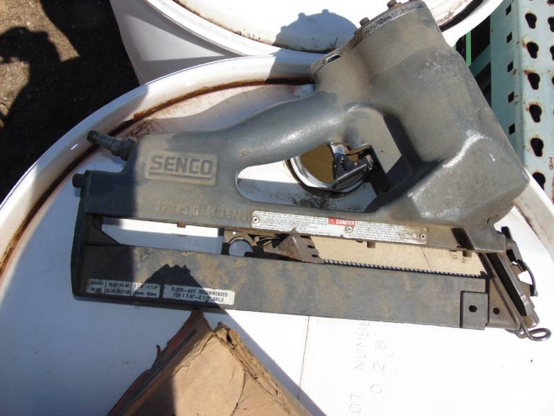 lot 26 image: Senco Framing Nailer