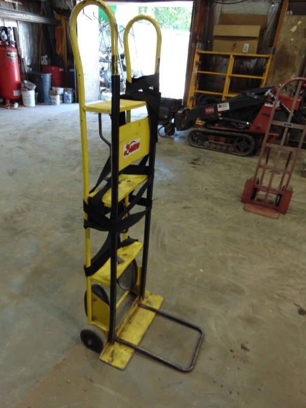 lot 37 image: Appliance Dolly