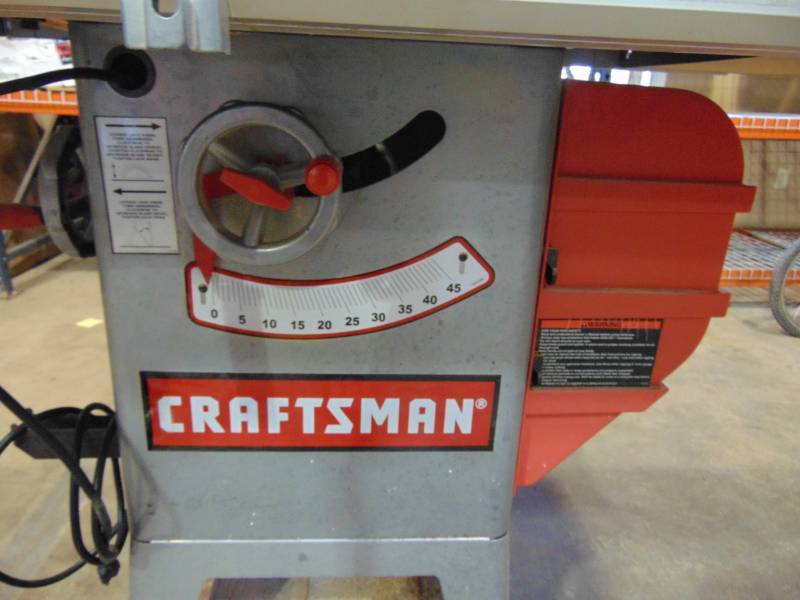 lot 46 image: Heavy Duty Craftsman 10 Table Saw