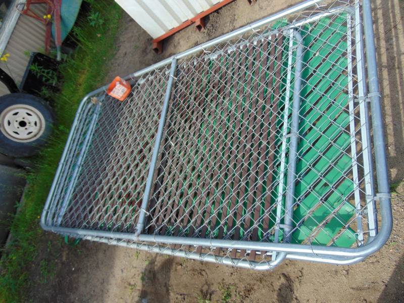 lot 59 image: 6 x 8 Dog Kennel
