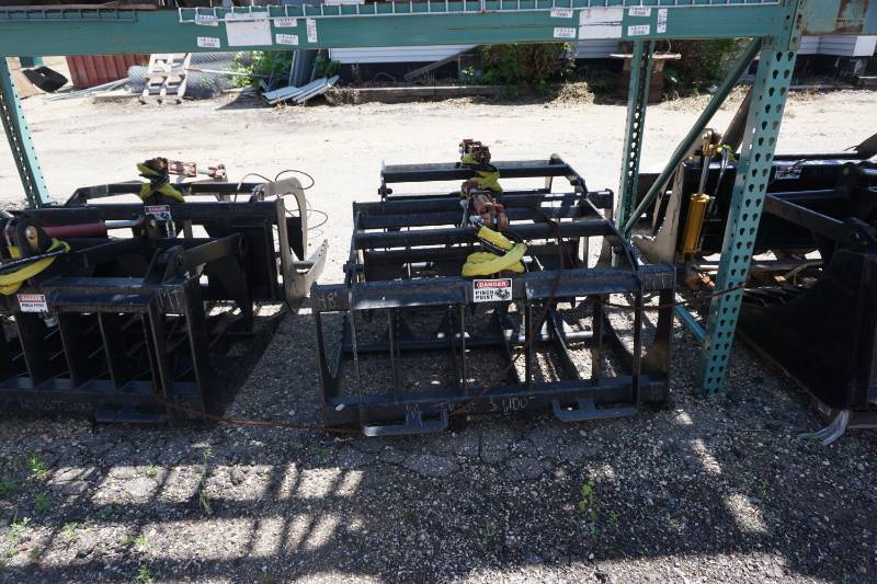 lot 32 image: Bobcat MT Series Mount 48 Root Grapple Bucket
