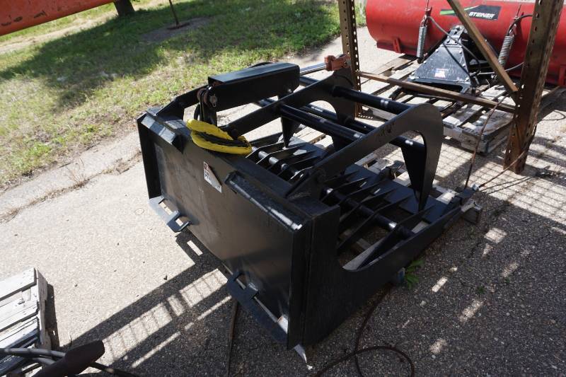 lot 24 image: Universal Mount Bobcat Skid Loader Skid Steer 48 Rock Grapple Bucket