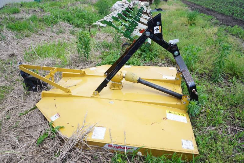 lot 36 image: King Kutter Brand 3 Point Mount 72 Brush Hog Brush Mower Finish Mower