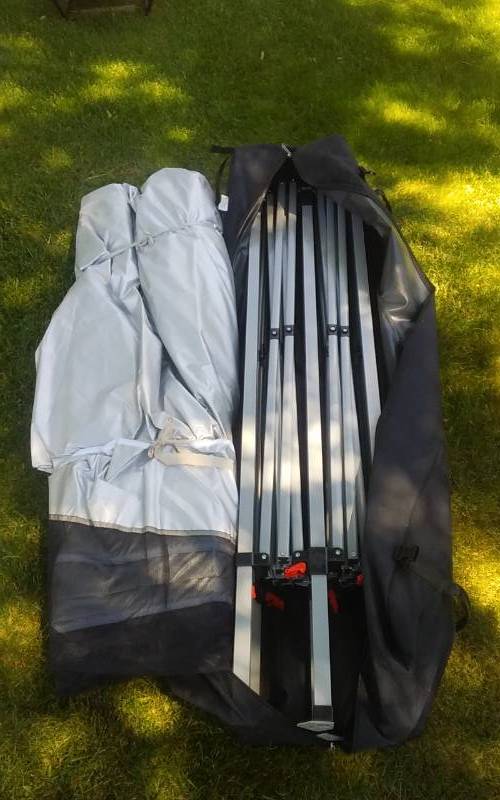 lot 11 image: Guide Gear Screen House #93120