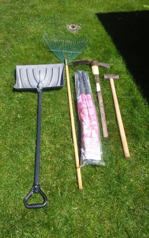 lot 14 image: Hoe Axe, Maul, Rake, Snow Shovel, Pipe Insulation