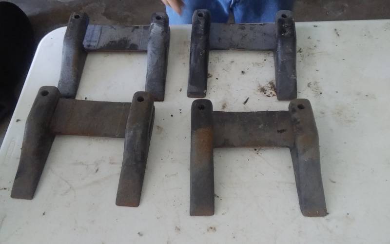 lot 53 image: 4-Piece Set Of 8-Bobcat Bucket Teeth