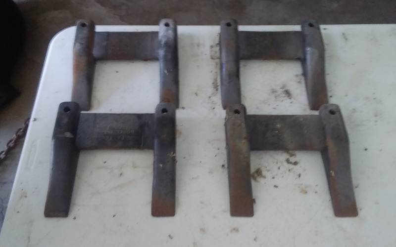 lot 55 image: 4-Piece Set Of 8-Bobcat Bucket Teeth