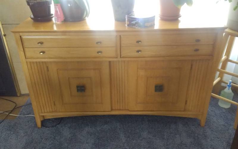 lot 57 image: Buffet Side Board Server 52x18x32