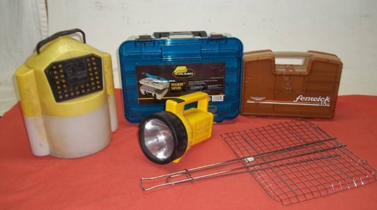 lot 113 image: Fishing Accessories