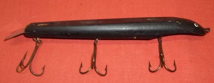 lot 116 image: Muskie Lure