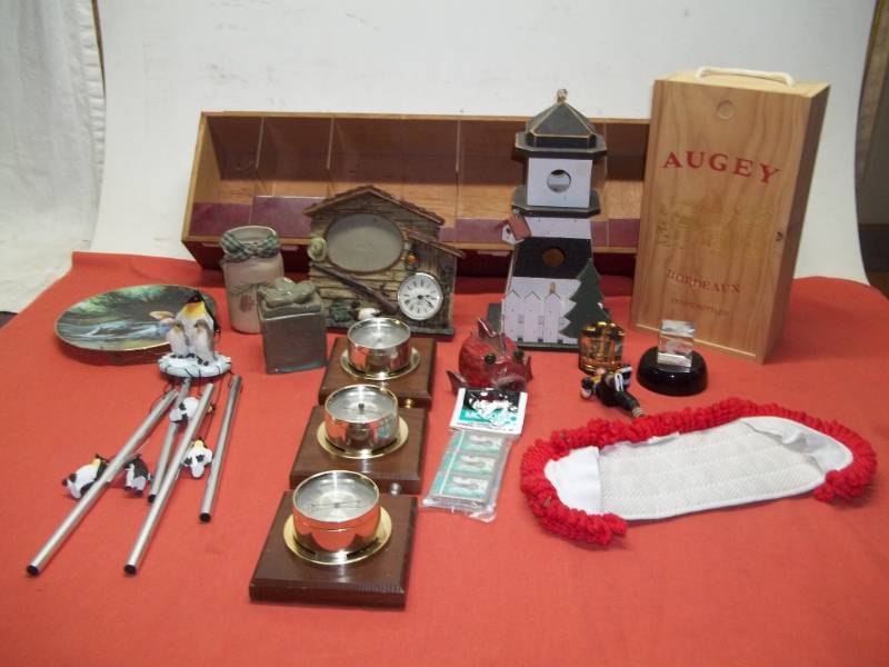 lot 119 image: Misc Home Decor and Housewares