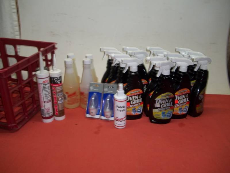 lot 123 image: Assorted Garage and Cleaning Chemicals