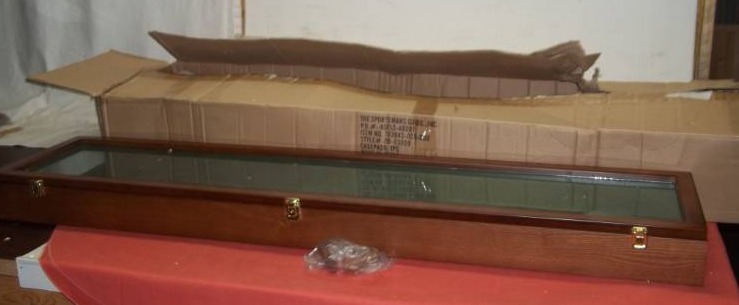 lot 104 image: Display Case