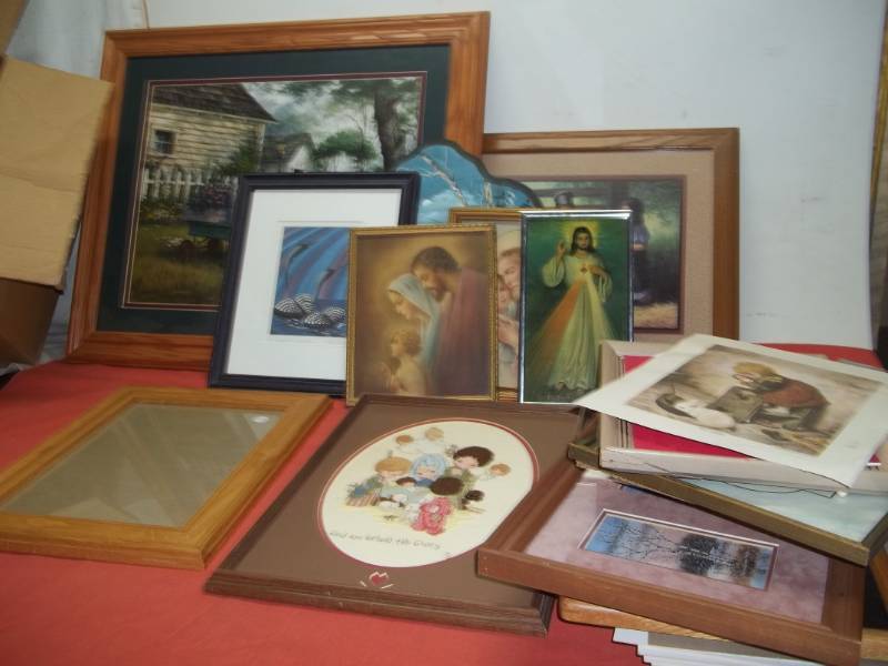 lot 76 image: Framed Pictures and Picture Frames