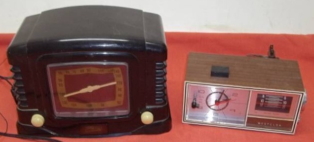 lot 48 image: Vintage Radios