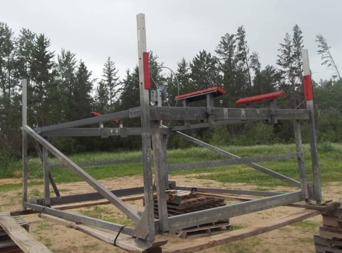 lot 5 image: Boat Lift