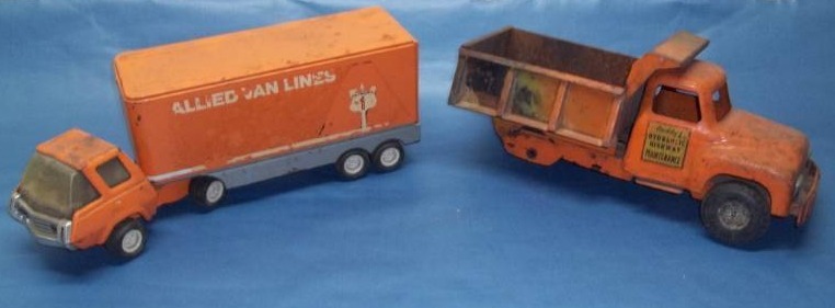 lot 175 image: Vintage Toy Trucks
