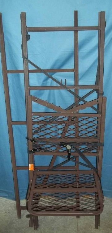 lot 179 image: Deer Stand
