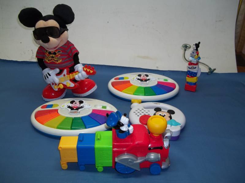 lot 207 image: Mickey Mouse Toys