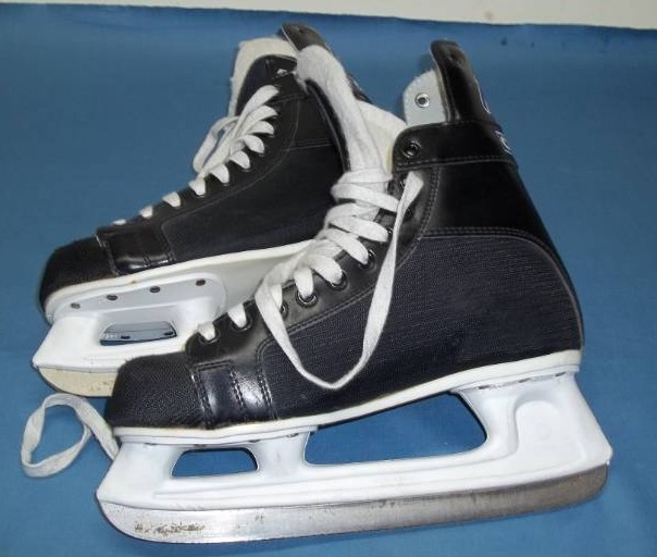 lot 213 image: Ice Skates