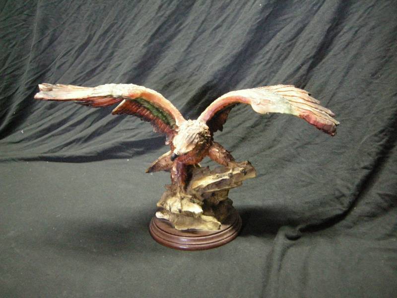 lot 15 image: Eagle Statue