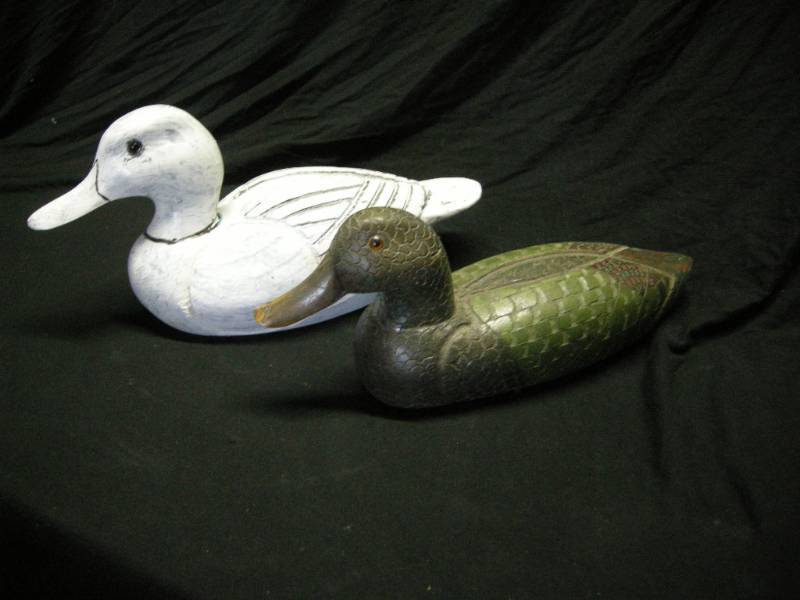 lot 16 image: 2 Vintage Wooden Duck Decoys