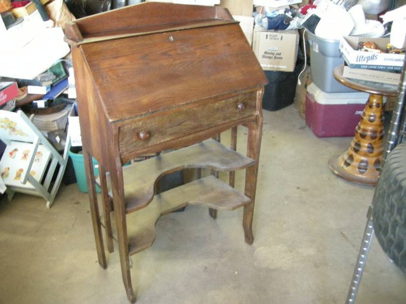 lot 3 image: Antique Oak Slant Front Desk