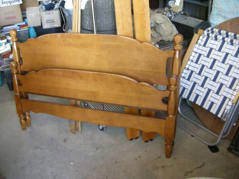 lot 7 image: Vintage DoubleFull Bed Frame