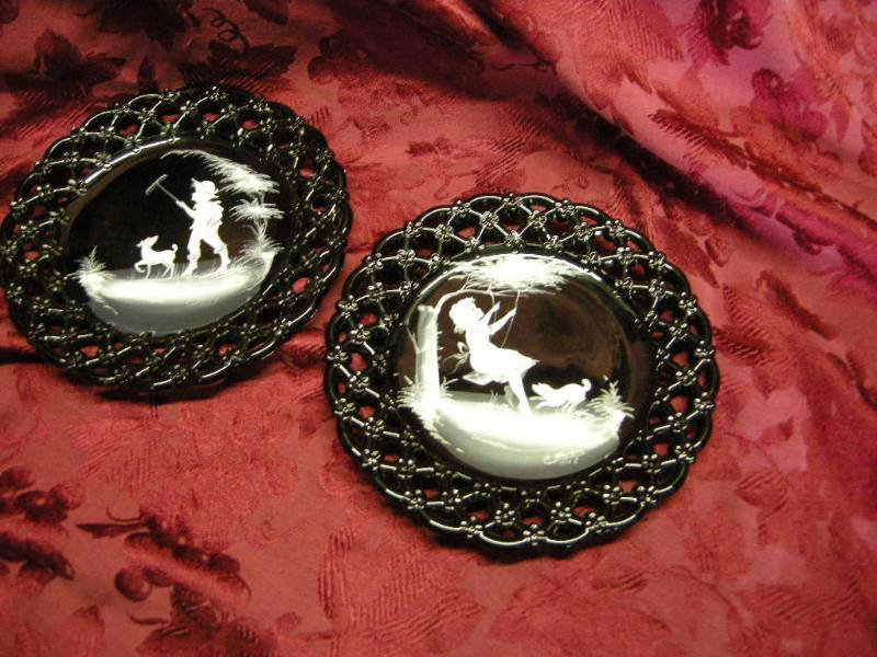 lot 33 image: Vintage 2 Westmorland Glass Painted Plates