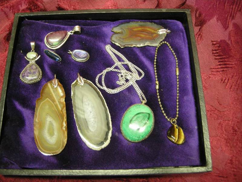 lot 61 image: Mineral Stone Jewelry