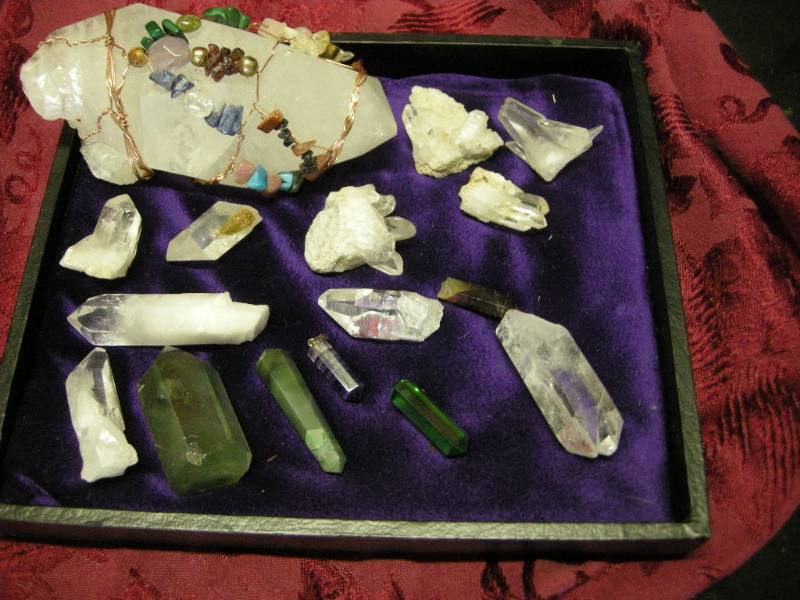 lot 62 image: Group MineralCrystals